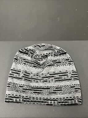 Gray & Black Patterned Knit Beanie - Unbranded 
#1262